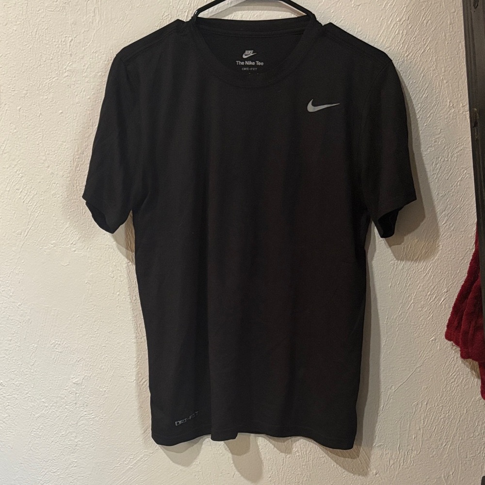 Nike Men's Black Short Sleeve Tee